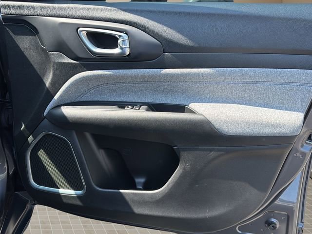 Used 2024 Jeep Compass Sport image 37