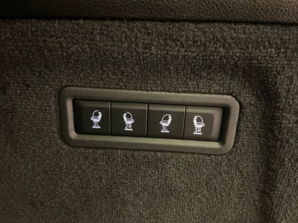 Used 2024 Jeep Grand Wagoneer L Series III image 31