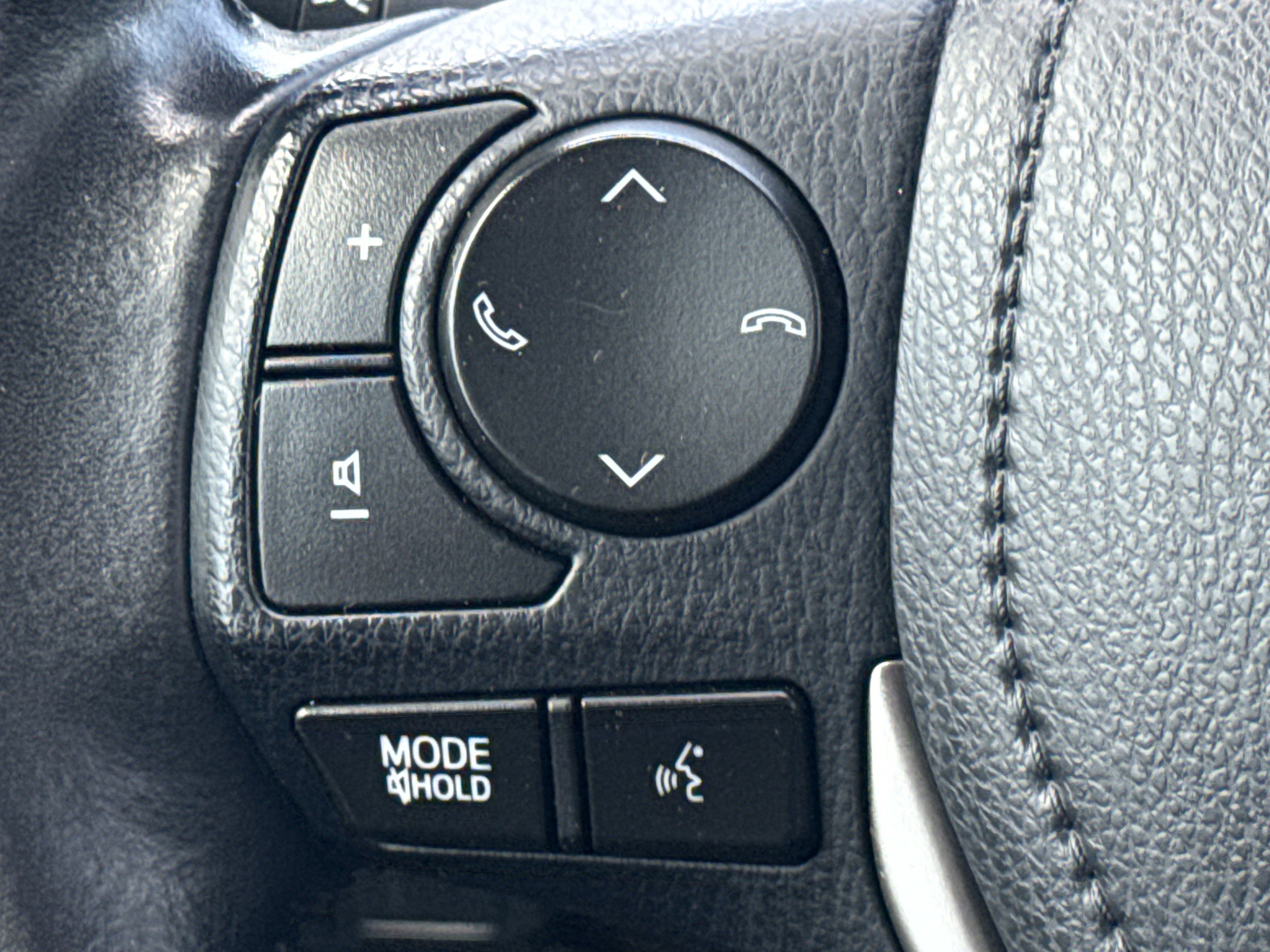 Used 2017 Toyota RAV4 XLE FWD image 19
