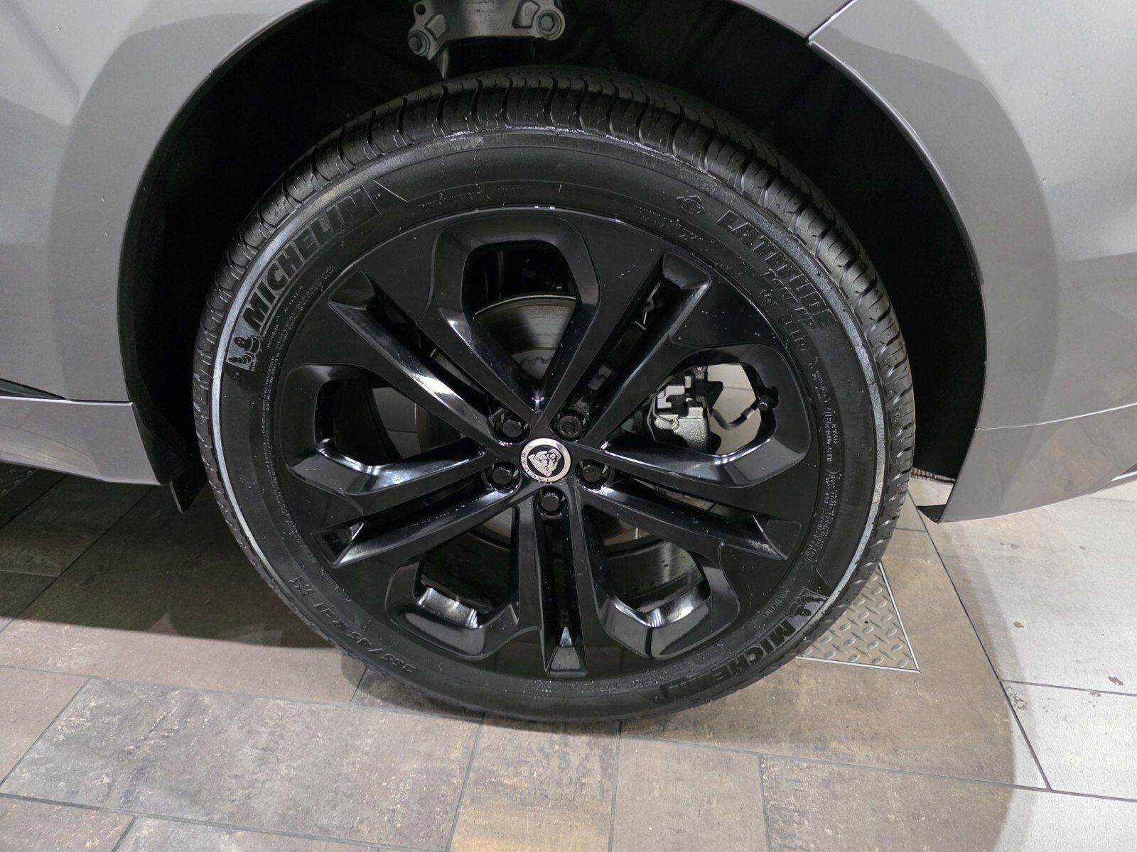 New 2026 Jaguar F-PACE R-Dynamic S AWD/4WD image 13