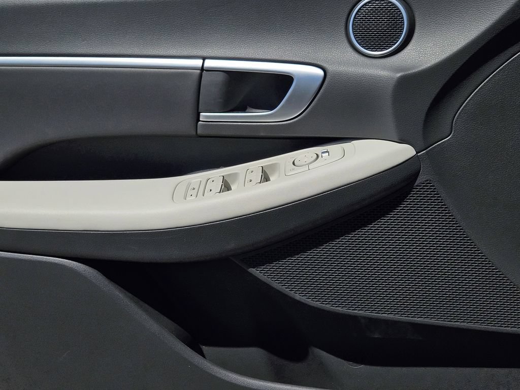 Certified 2025 Hyundai Sonata SEL FWD image 17
