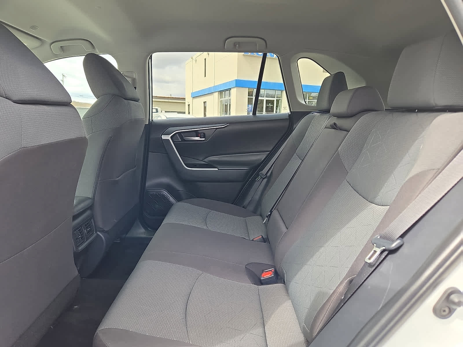 Used 2025 Toyota RAV4 XLE image 12