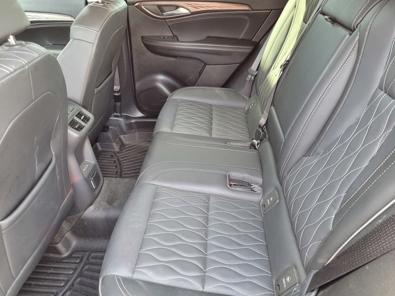 Used 2022 Buick Envision Avenir w/ Safety Package image 10