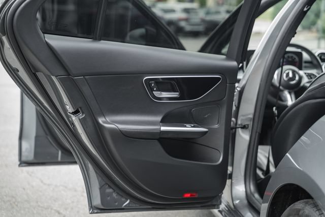 Used 2024 Mercedes-Benz C 300 4MATIC Sedan image 35