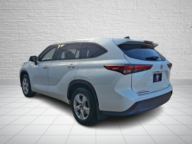 Used 2022 Toyota Highlander L AWD/4WD image 4