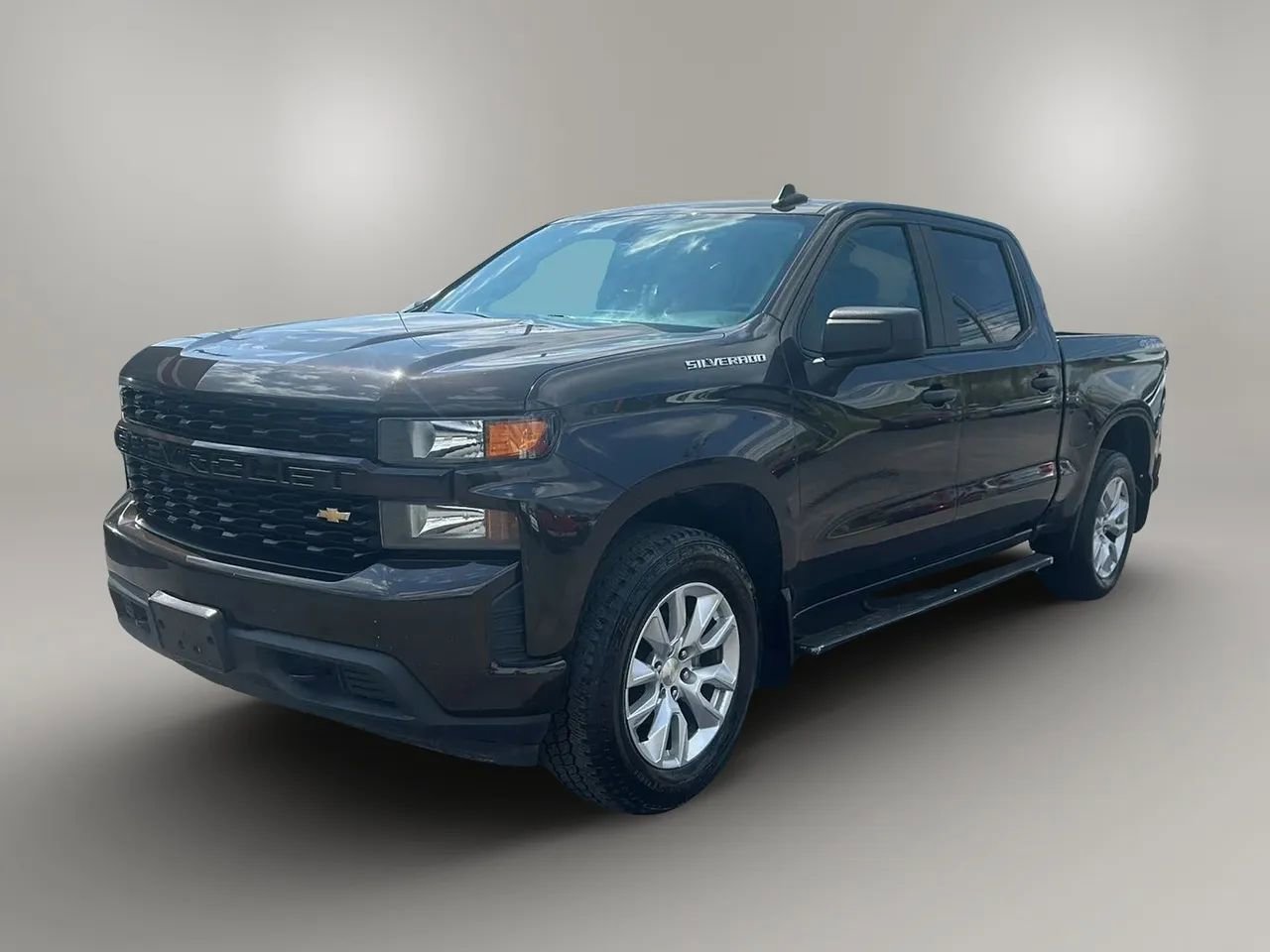Used 2019 Chevrolet Silverado 1500 Custom w/ Custom Value Package AWD/4WD image 1