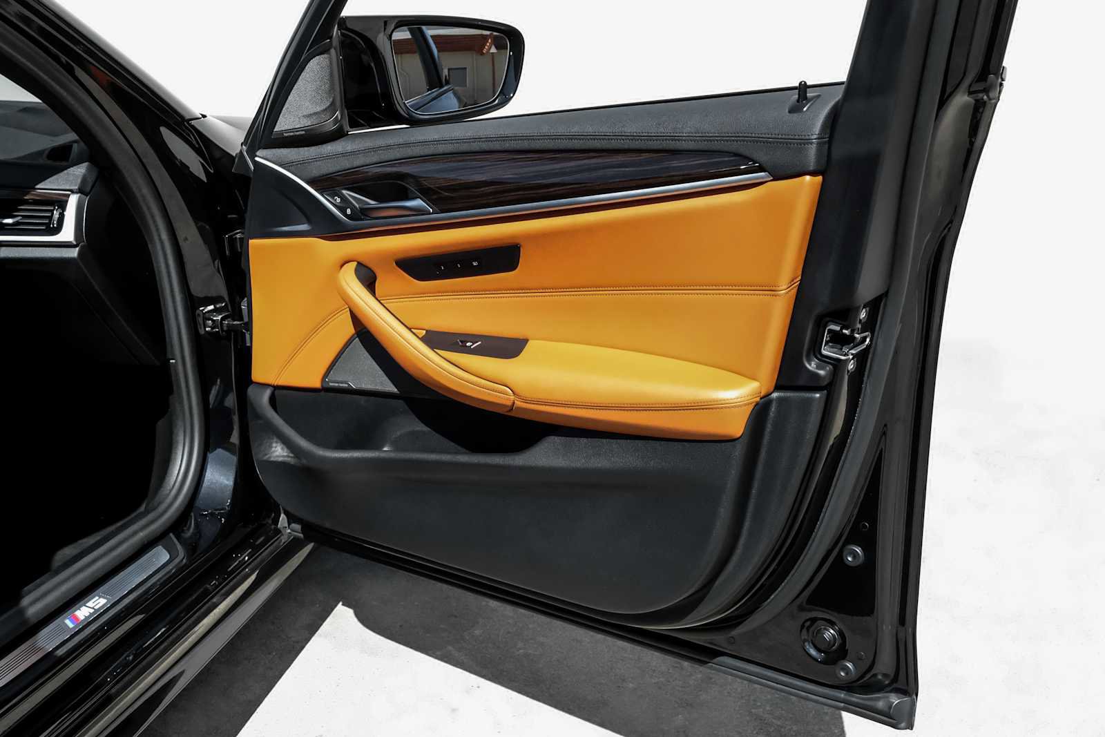 Used 2023 BMW M5 image 42