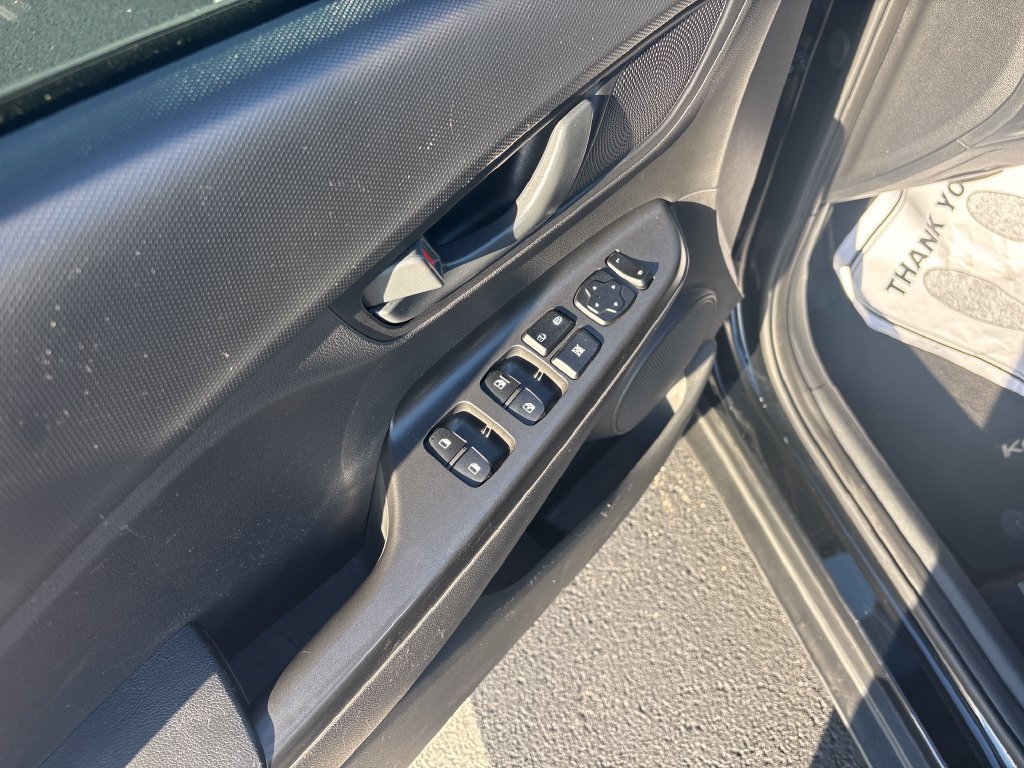 Used 2023 Hyundai Kona SEL AWD/4WD image 10
