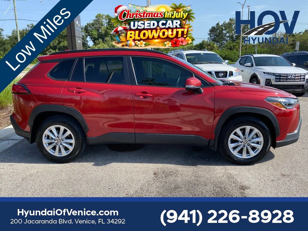 Used 2024 Toyota Corolla Cross LE w/ Moonroof Package FWD image 41