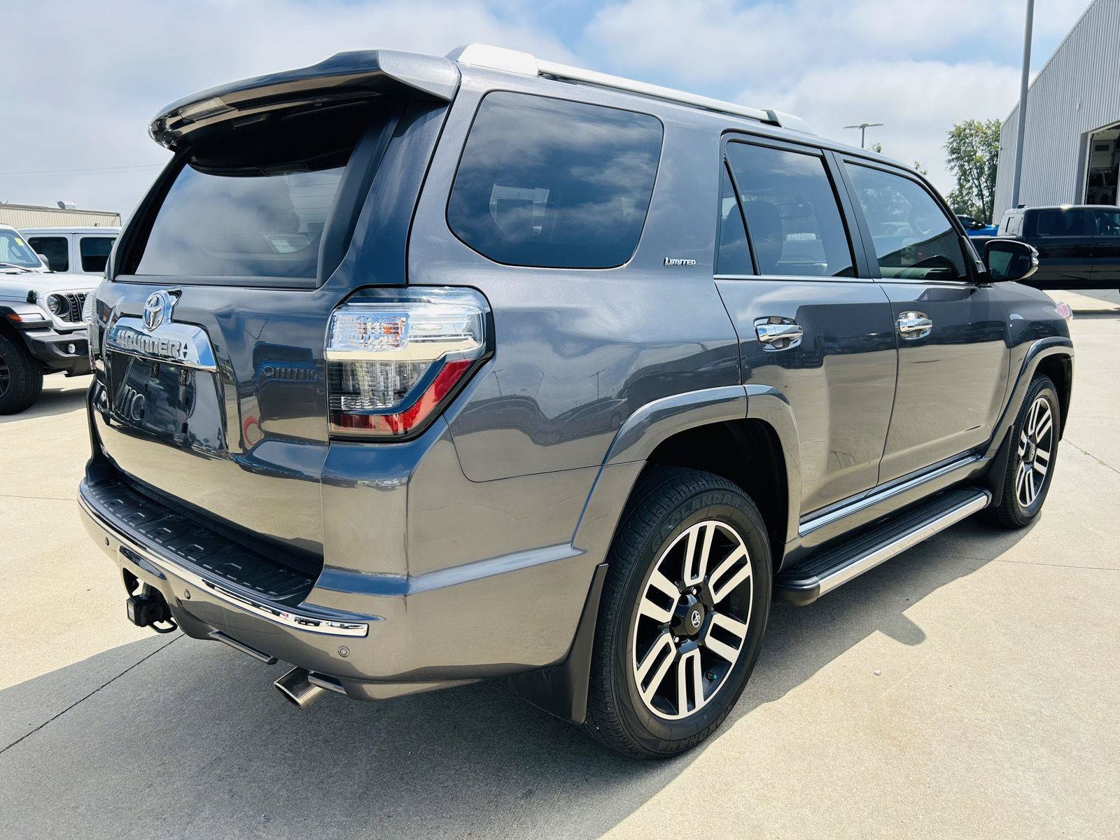 Used 2019 Toyota 4Runner Limited AWD/4WD image 34