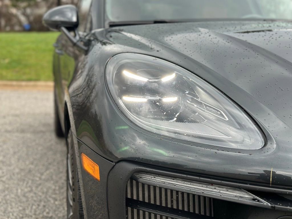 Used 2024 Porsche Macan S image 10