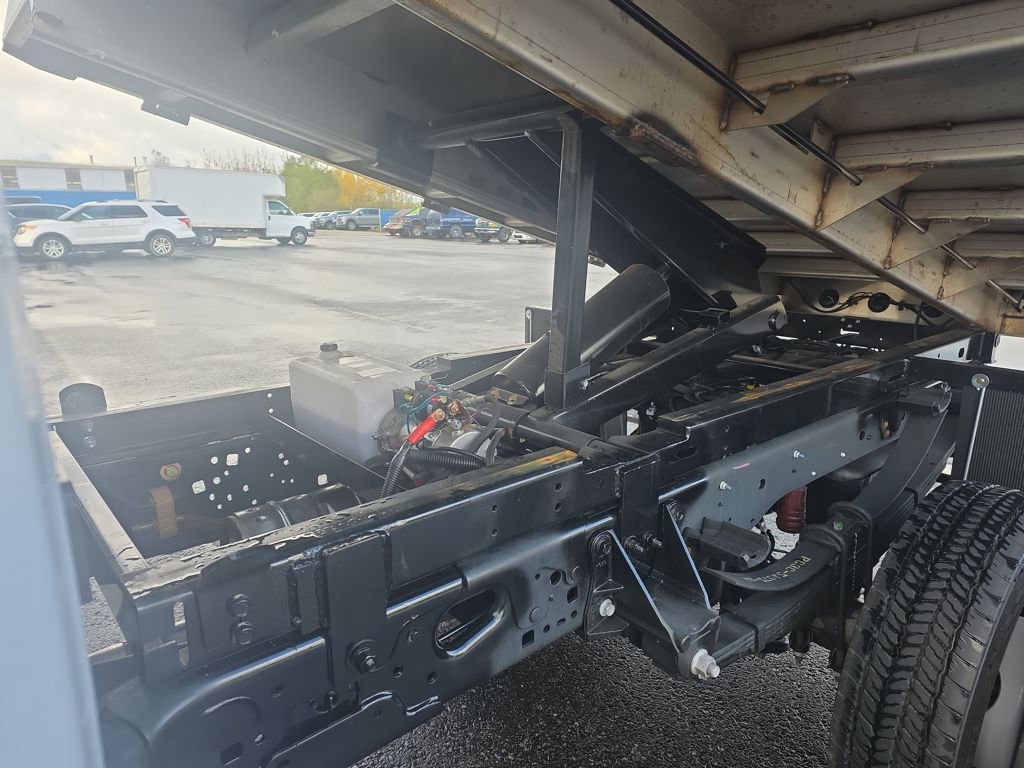 New 2025 Ford F550 4x4 Regular Cab Super Duty image 32