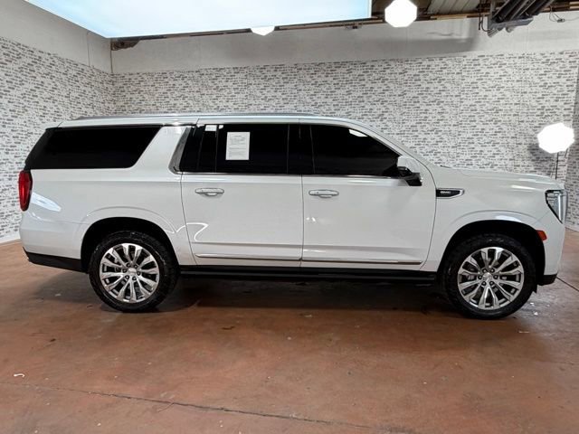 Used 2022 GMC Yukon XL Denali AWD/4WD image 6