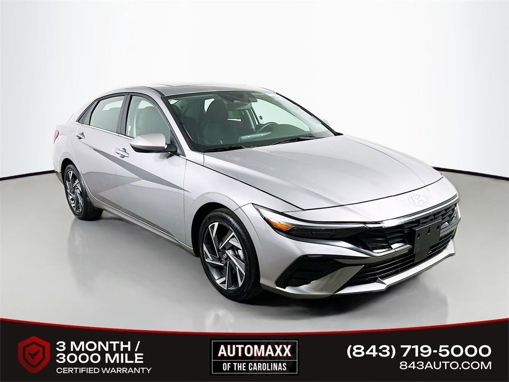 Used 2025 Hyundai Elantra SEL FWD image 1