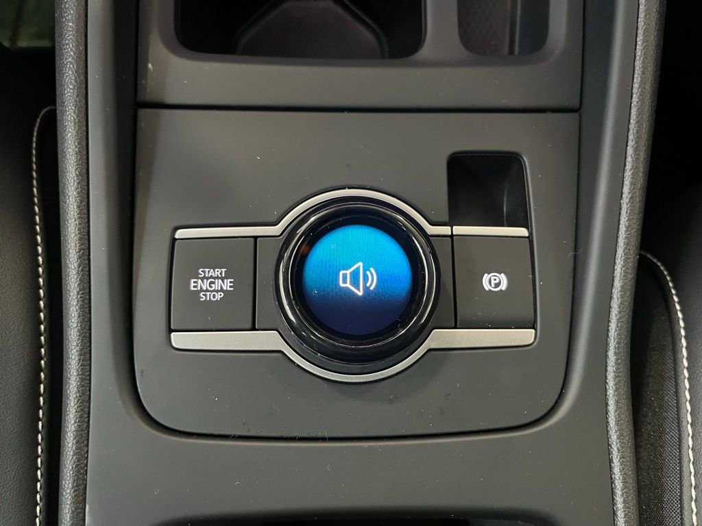 Certified 2025 Volkswagen Tiguan SE AWD/4WD image 16