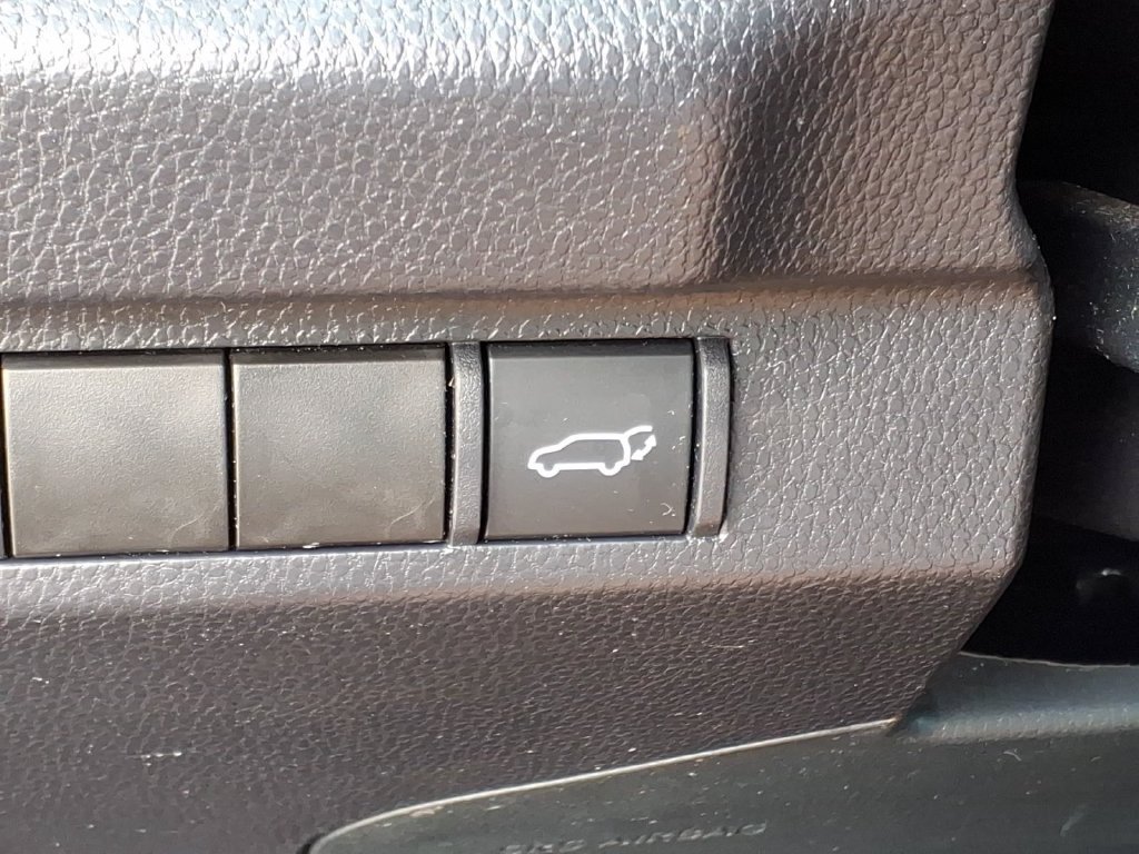 Certified 2025 Toyota RAV4 XLE Premium AWD/4WD image 15