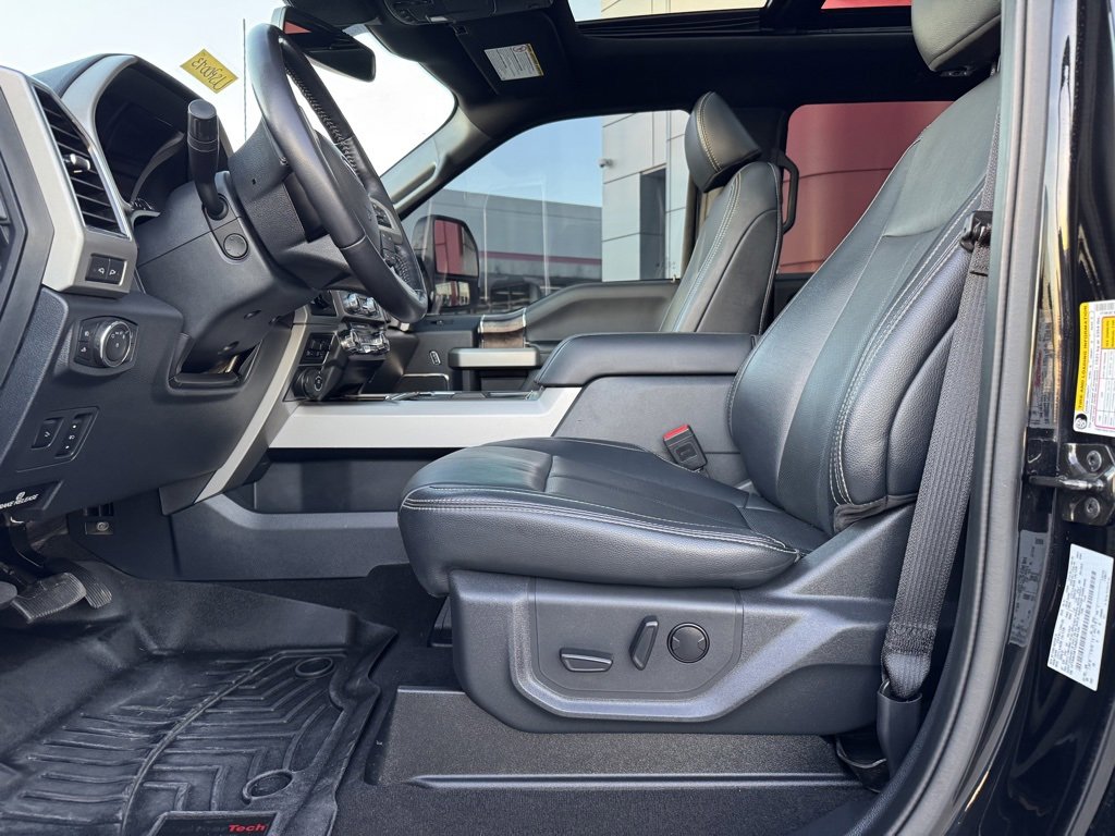 Used 2022 Ford F350 Lariat w/ Black Appearance Package image 13