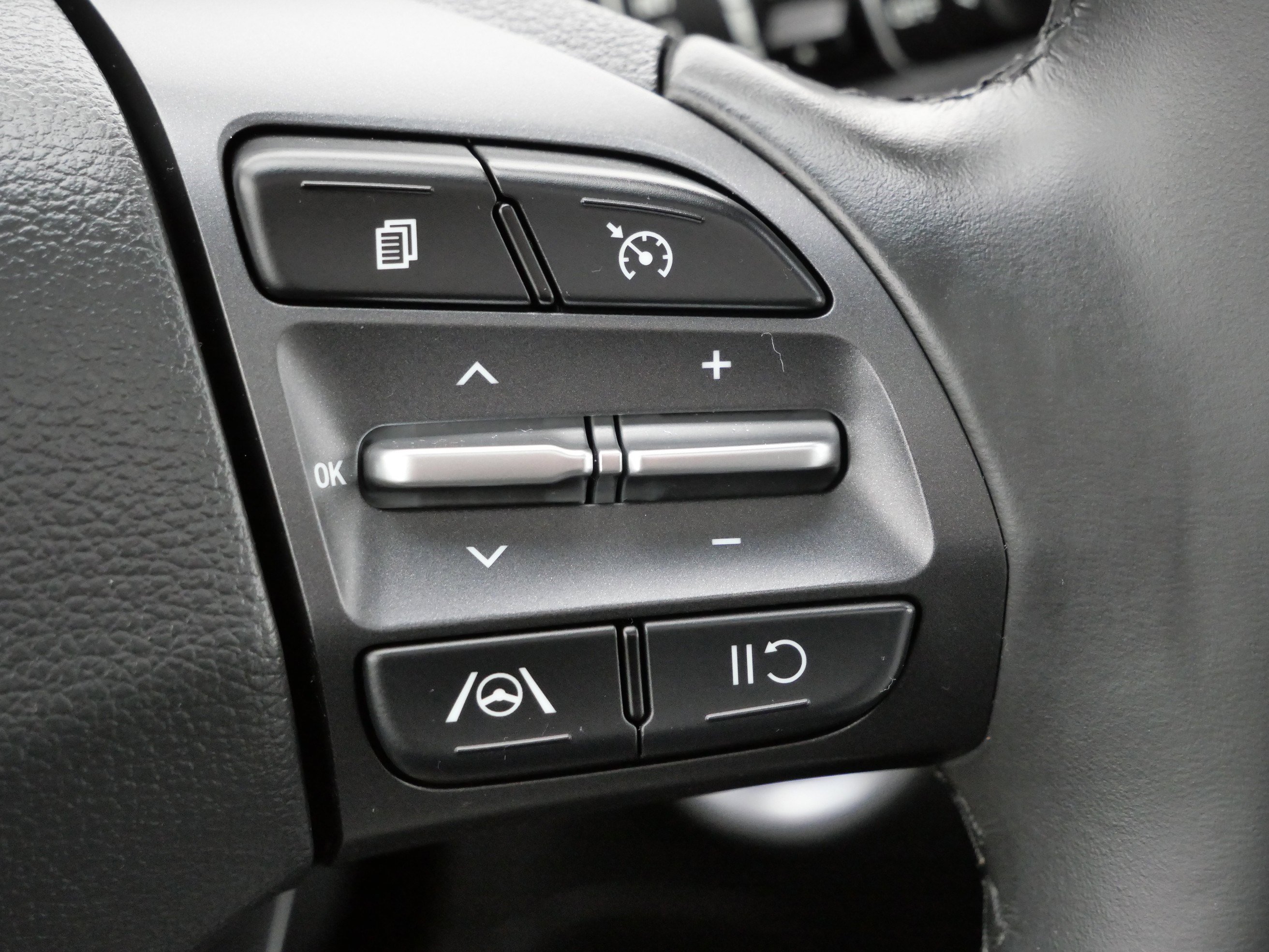 Certified 2022 Hyundai Kona SEL w/ Convenience Package image 30