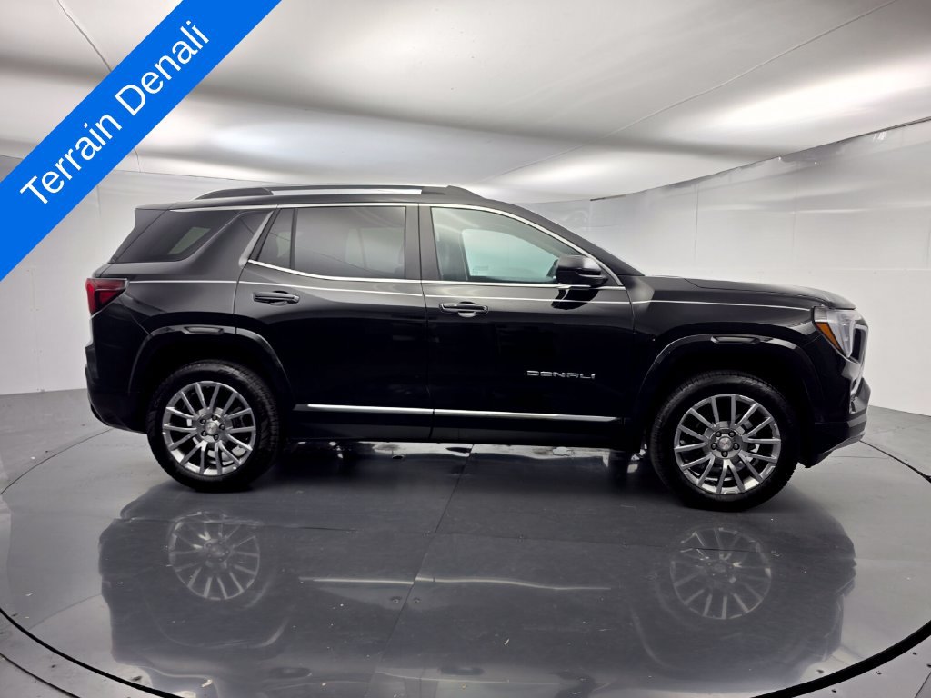 Used 2026 GMC Terrain Denali AWD/4WD image 3
