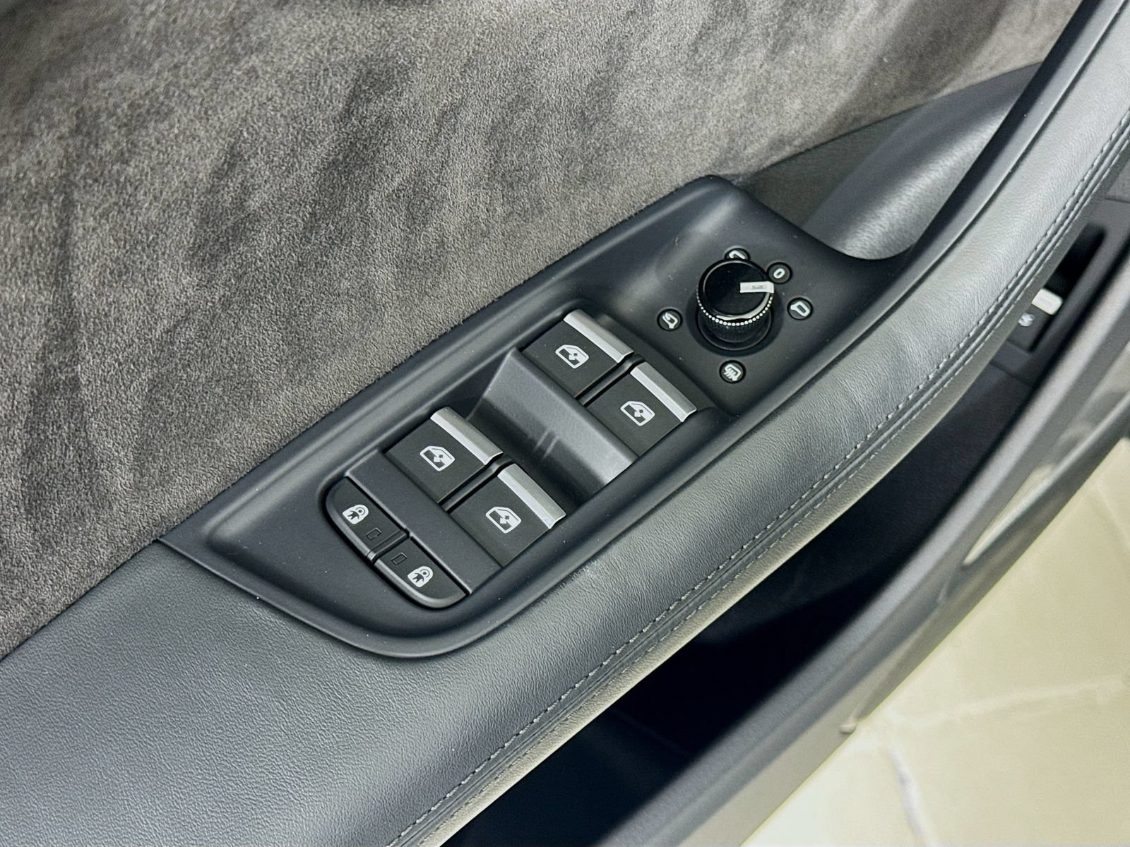 Used 2022 Audi RS Q8 AWD/4WD image 16