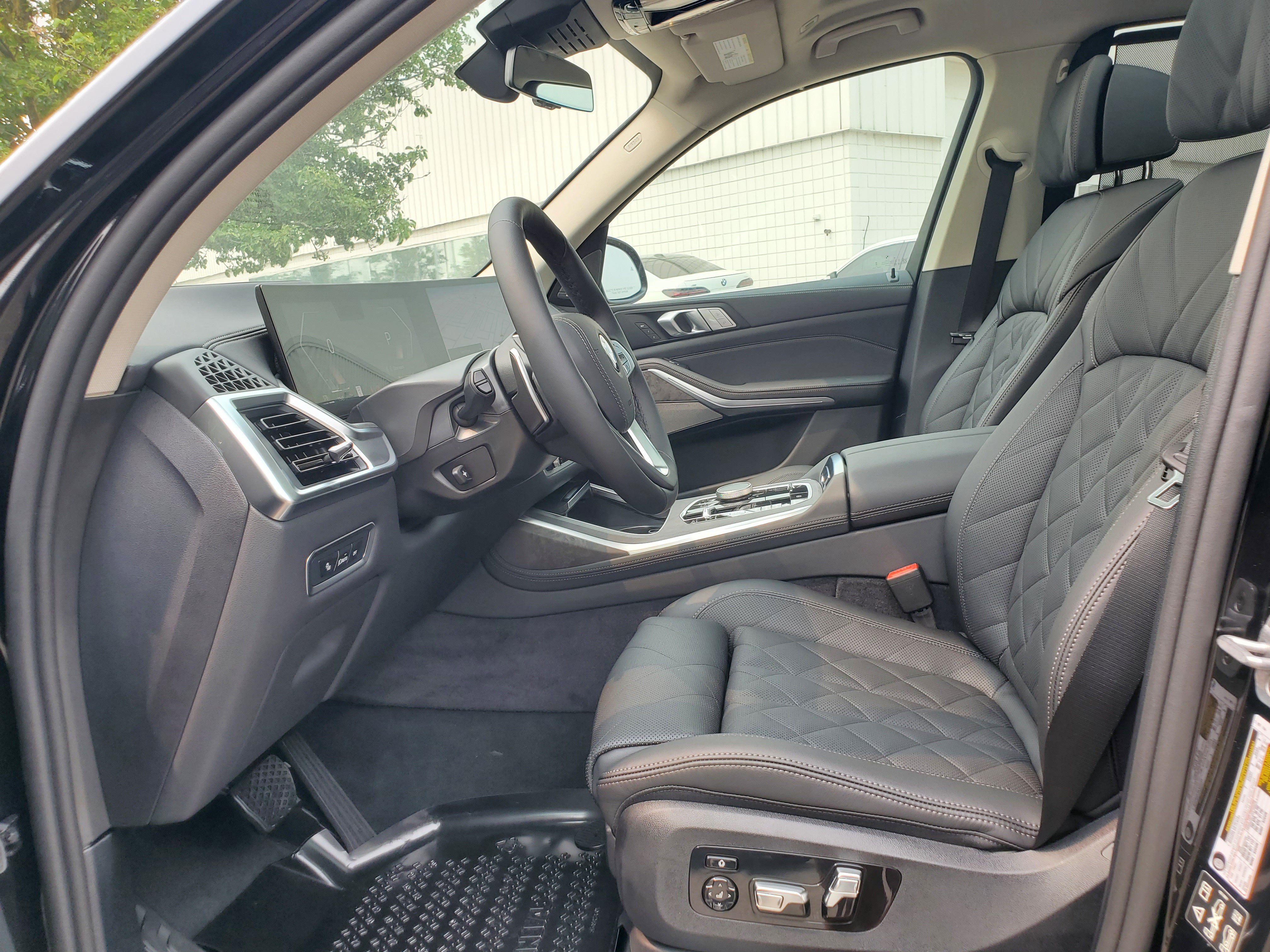 New 2027 BMW X7 xDrive40i AWD/4WD image 9