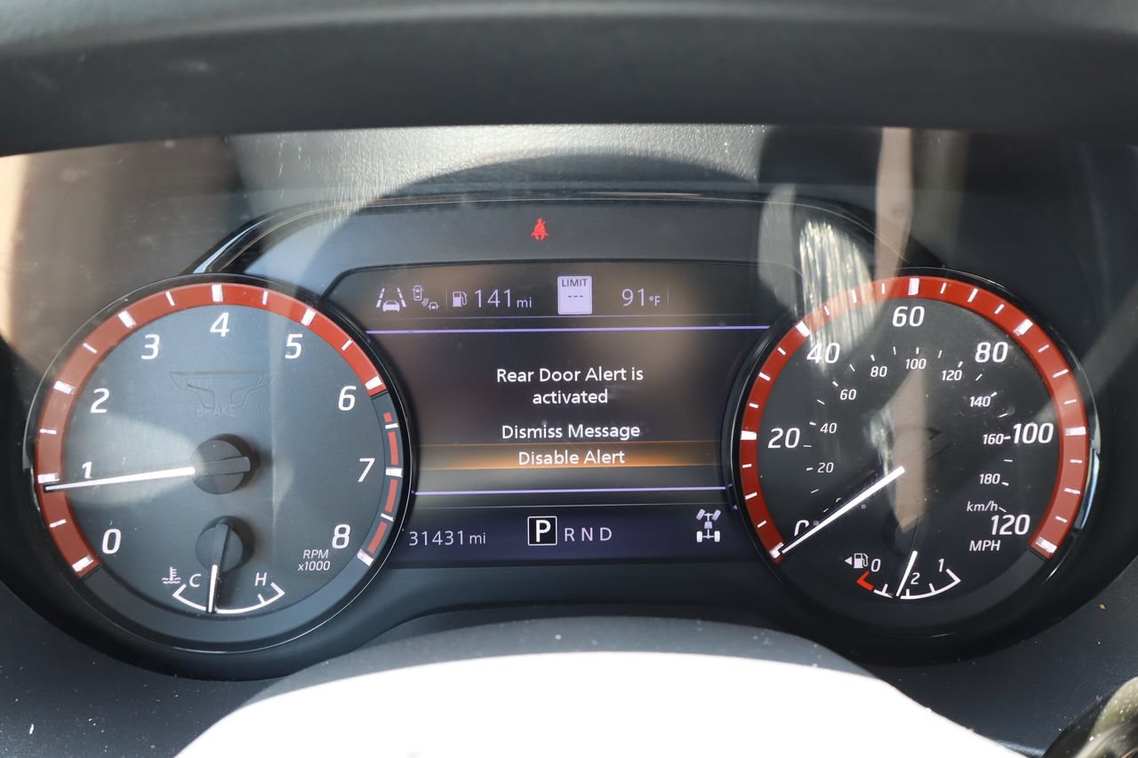 Used 2024 Nissan Titan PRO-4X w/ Pro-4x Convenience Package AWD/4WD image 10