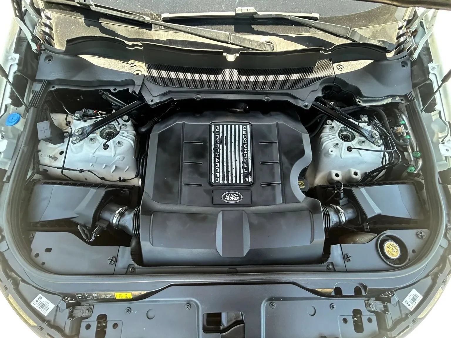 Used 2018 Land Rover Discovery HSE AWD/4WD image 35