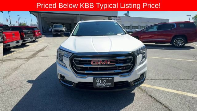 Used 2023 GMC Terrain AT4 w/ LPO, Floor Liner Package AWD/4WD image 3