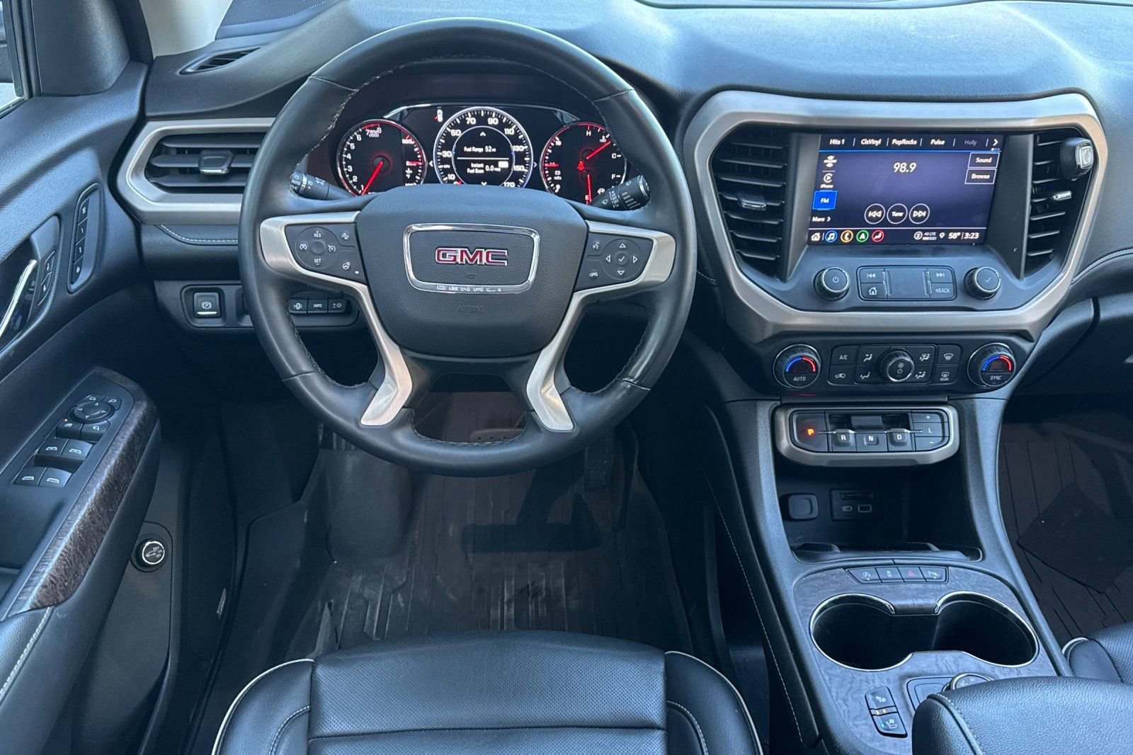 Used 2023 GMC Acadia Denali w/ Black Diamond Edition image 17