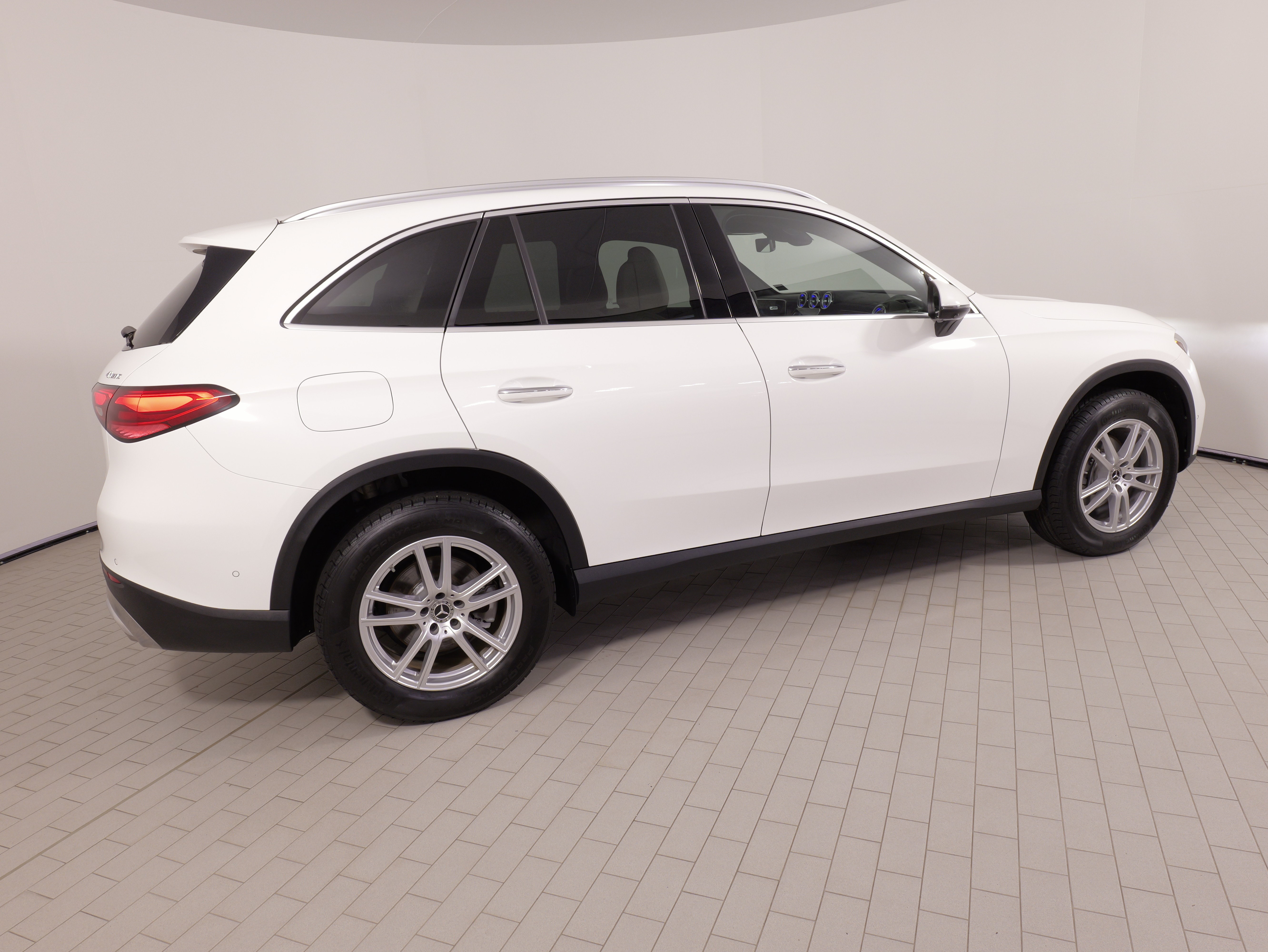 Used 2023 Mercedes-Benz GLC 300 4MATIC image 10
