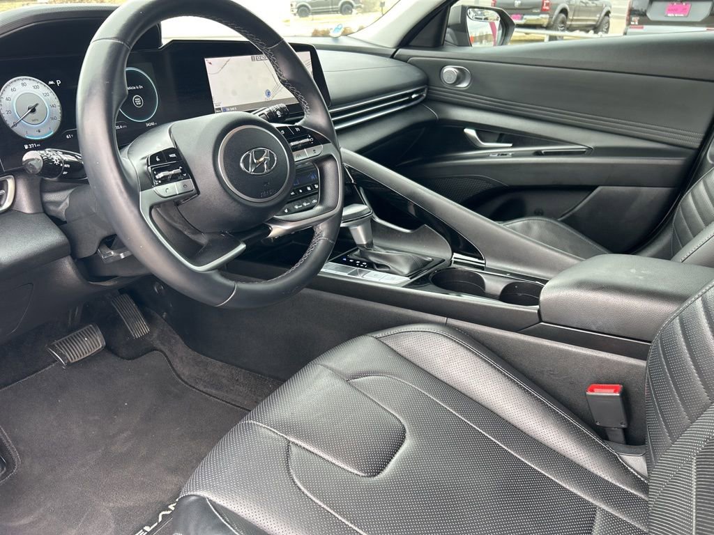 Used 2022 Hyundai Elantra Limited image 23
