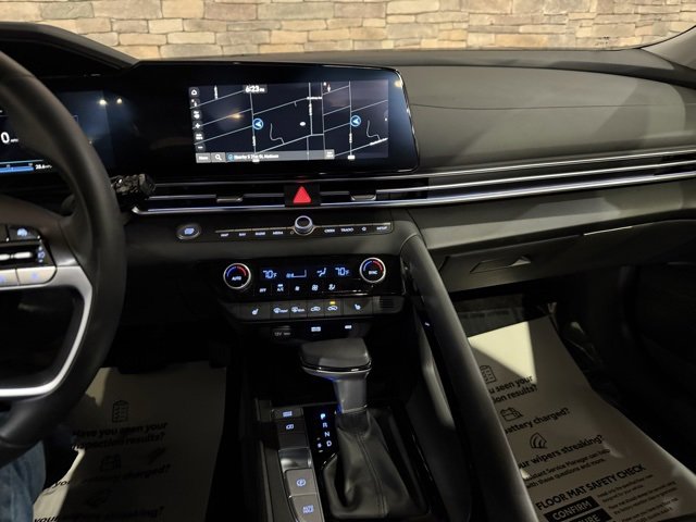 New 2025 Hyundai Elantra SEL image 21