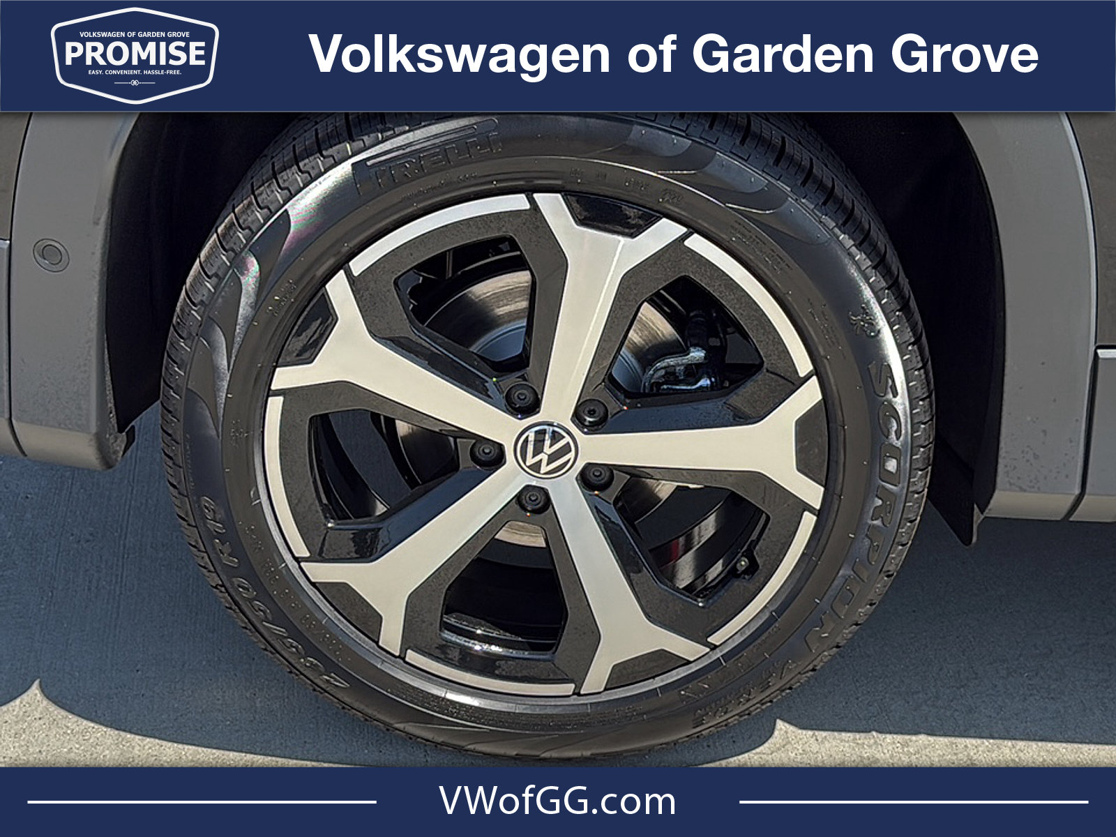 New 2026 Volkswagen Tiguan SE FWD image 10