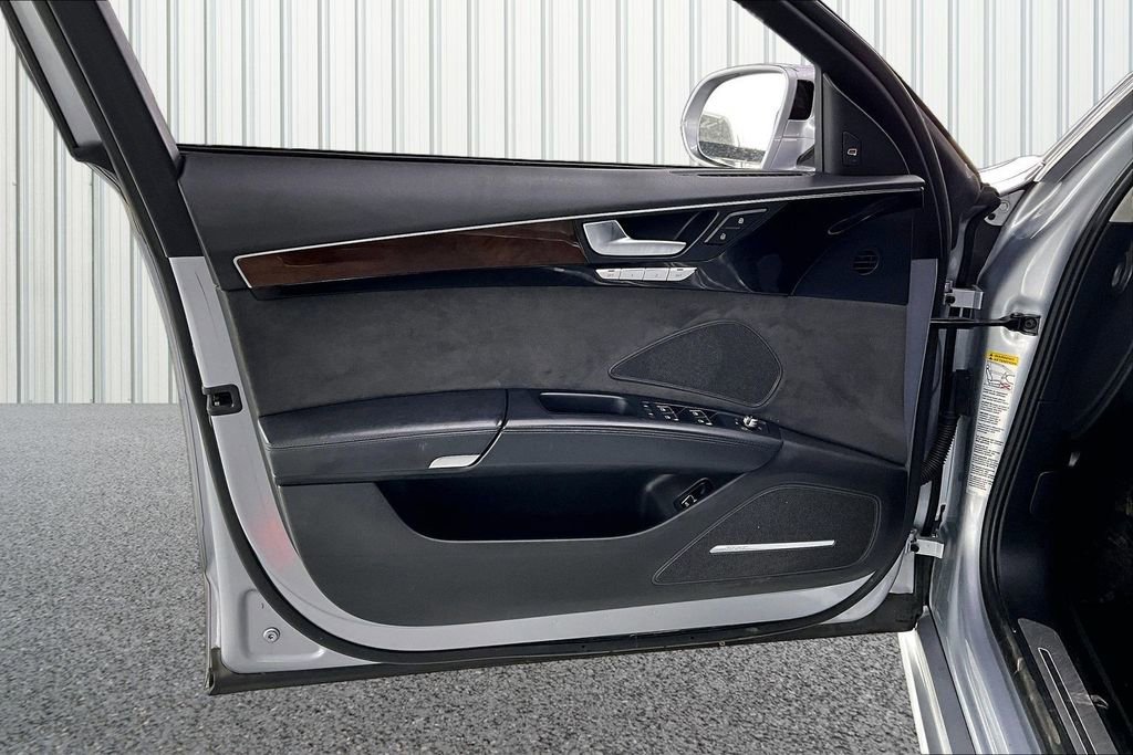 Used 2016 Audi A8 L 4.0T image 20