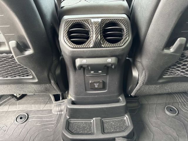 Used 2022 Jeep Wrangler Unlimited Rubicon AWD/4WD image 35