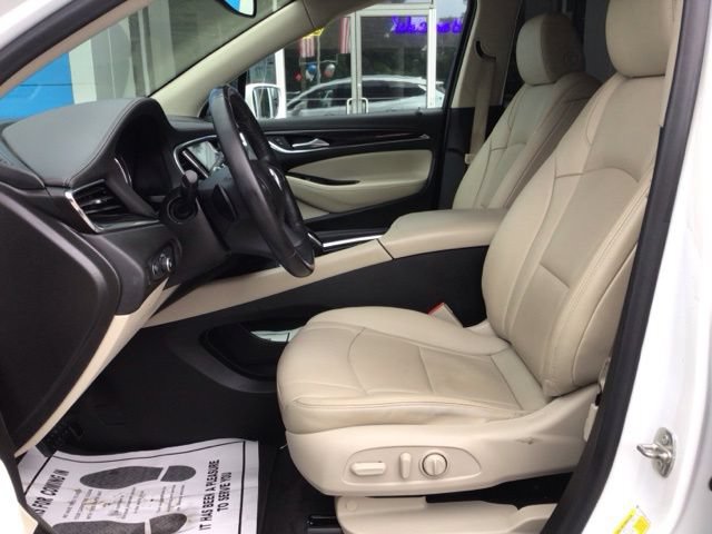 Used 2020 Buick Enclave Essence w/ Sound and Sites Package FWD image 10