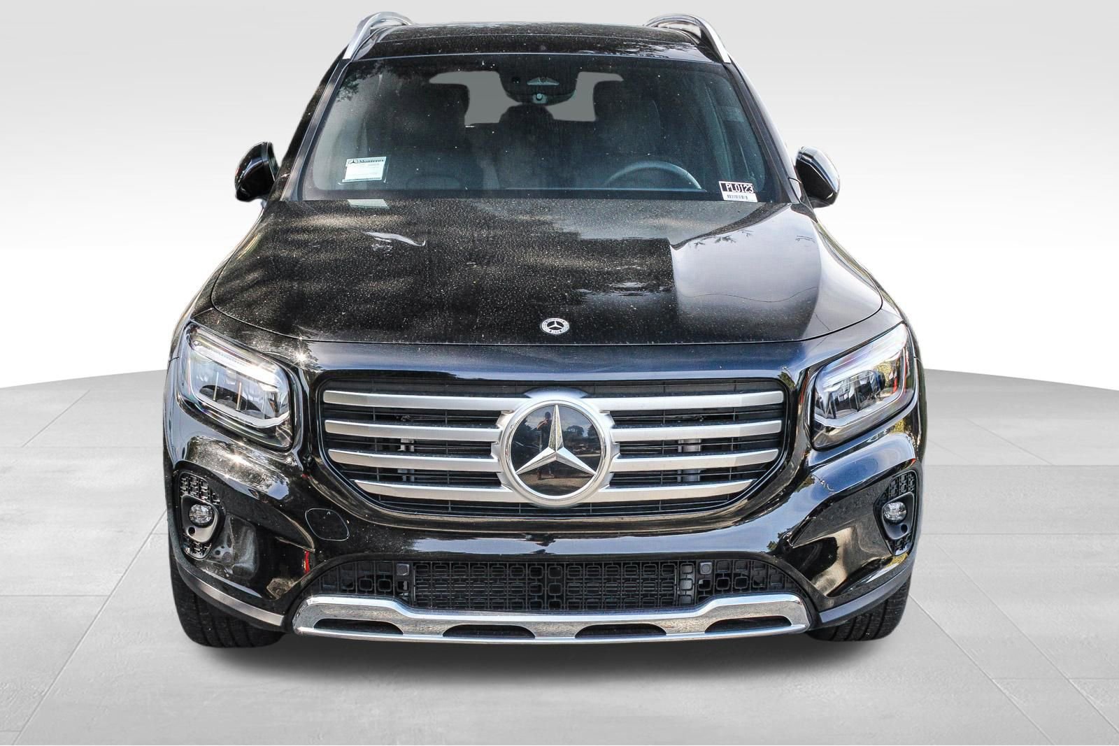 Used 2026 Mercedes-Benz GLB 250 4MATIC image 2