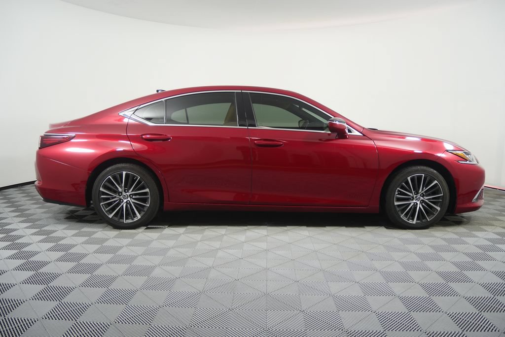 Used 2022 Lexus ES 350 w/ Premium Package FWD image 2