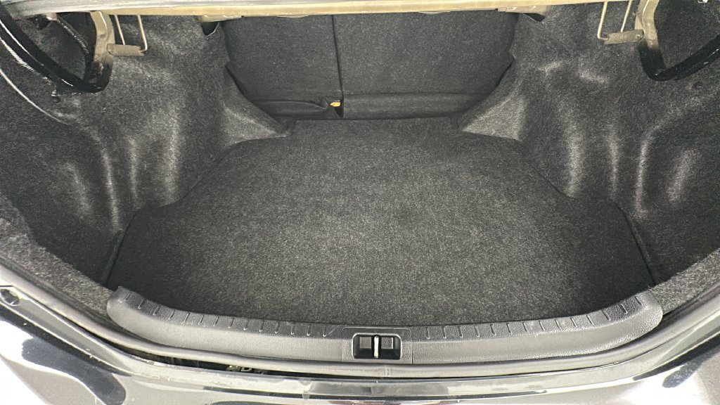 Used 2017 Toyota Corolla LE FWD image 19