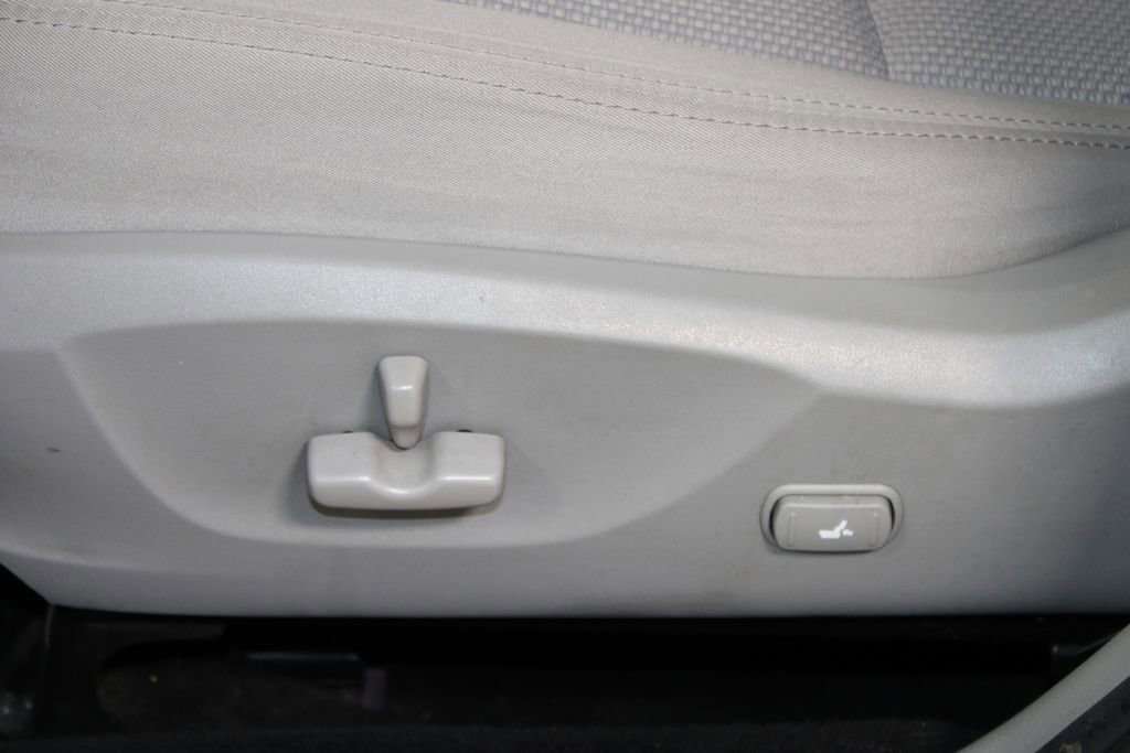 Used 2013 Subaru Forester 2.5X Premium w/ All-Weather Plus Pkg image 17