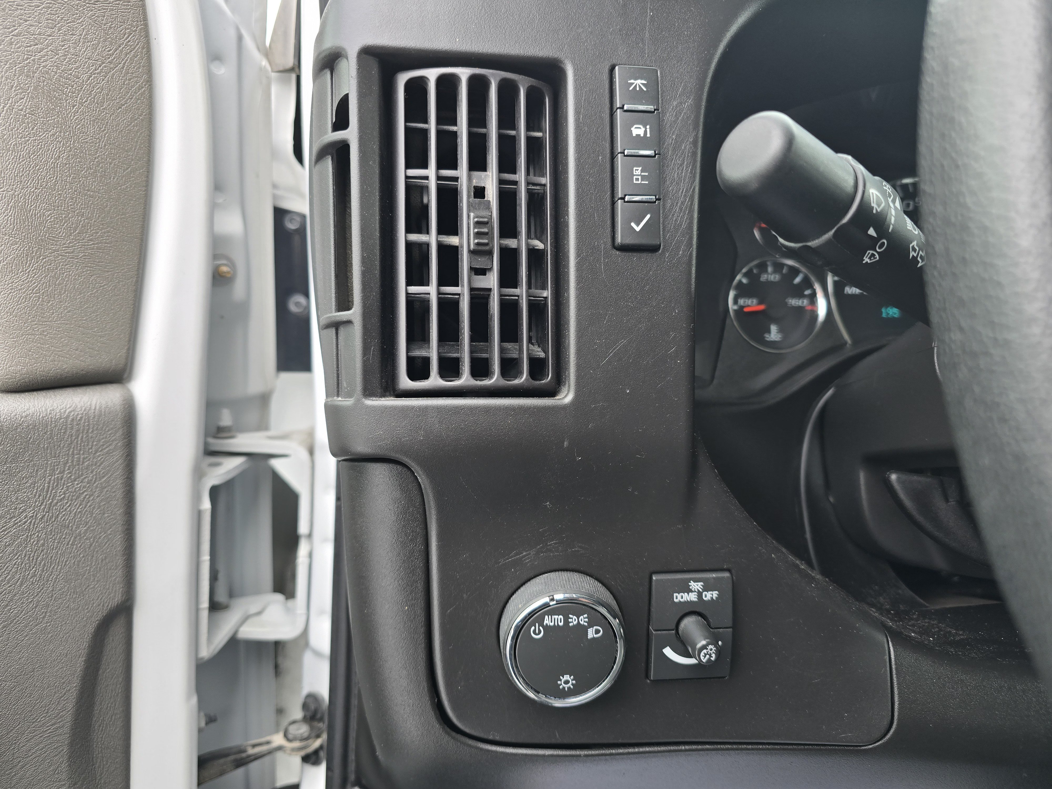 Used 2024 Chevrolet Express 3500 LS image 20