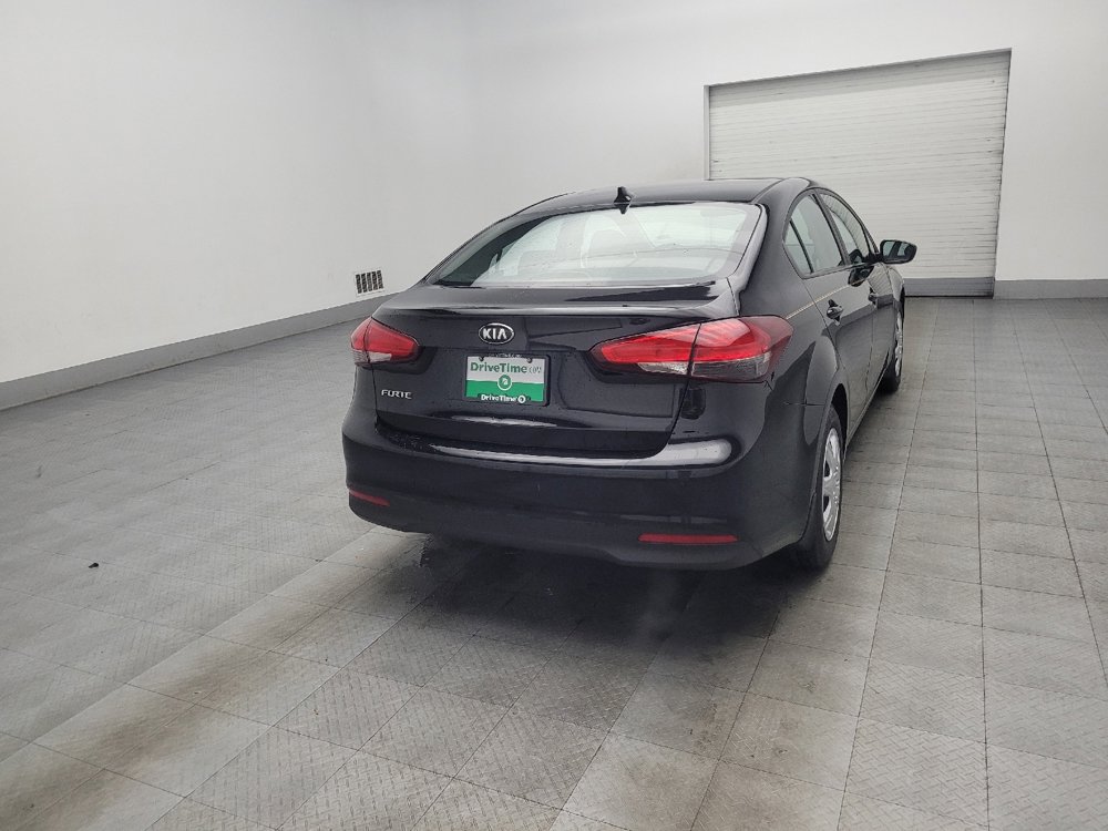 Used 2017 Kia Forte LX image 9
