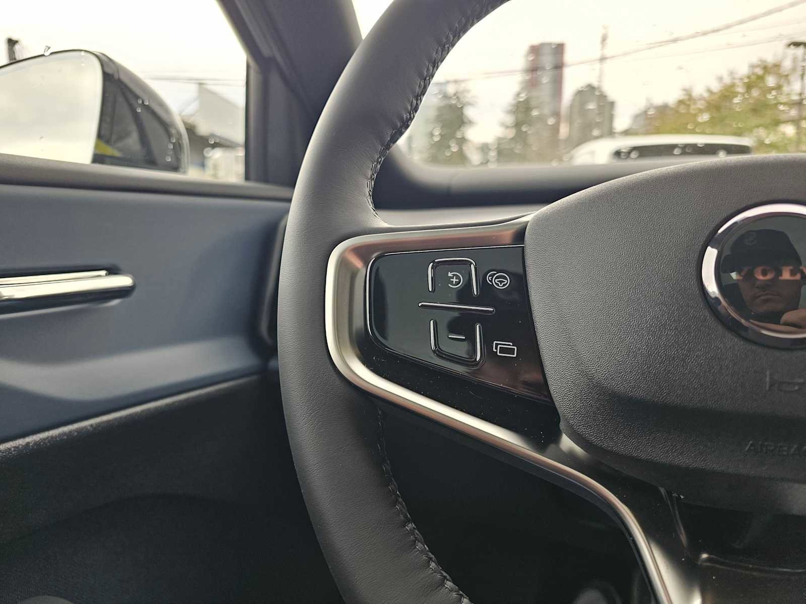 New 2026 Volvo EX30 Plus w/ Protection Package Premier image 28