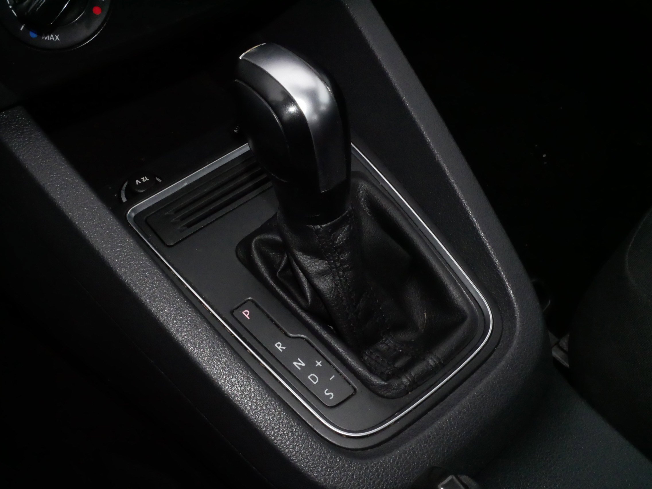 Used 2015 Volkswagen Jetta S image 24