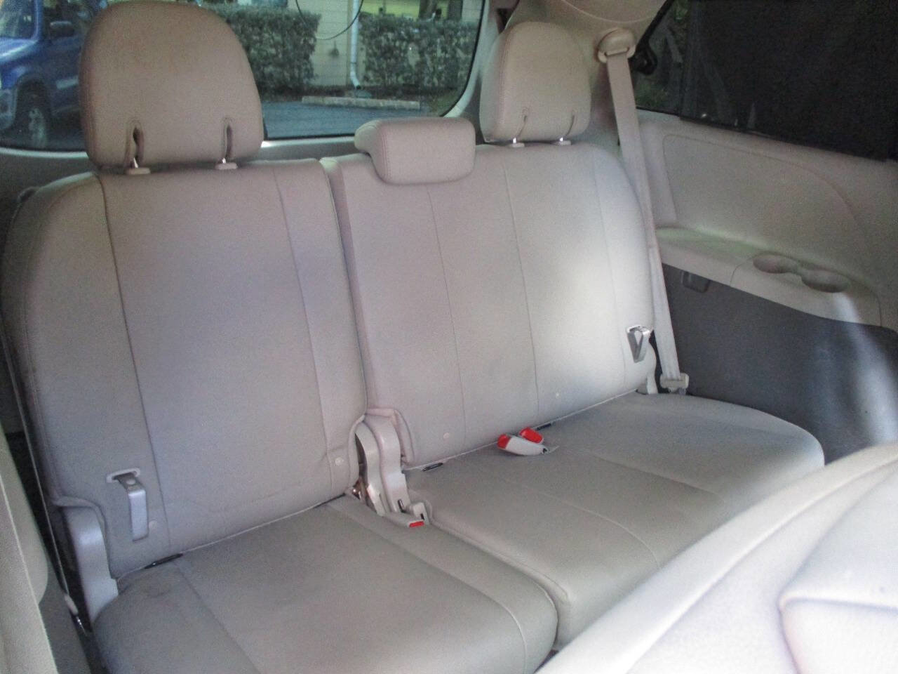 Used 2015 Toyota Sienna XLE Premium image 25
