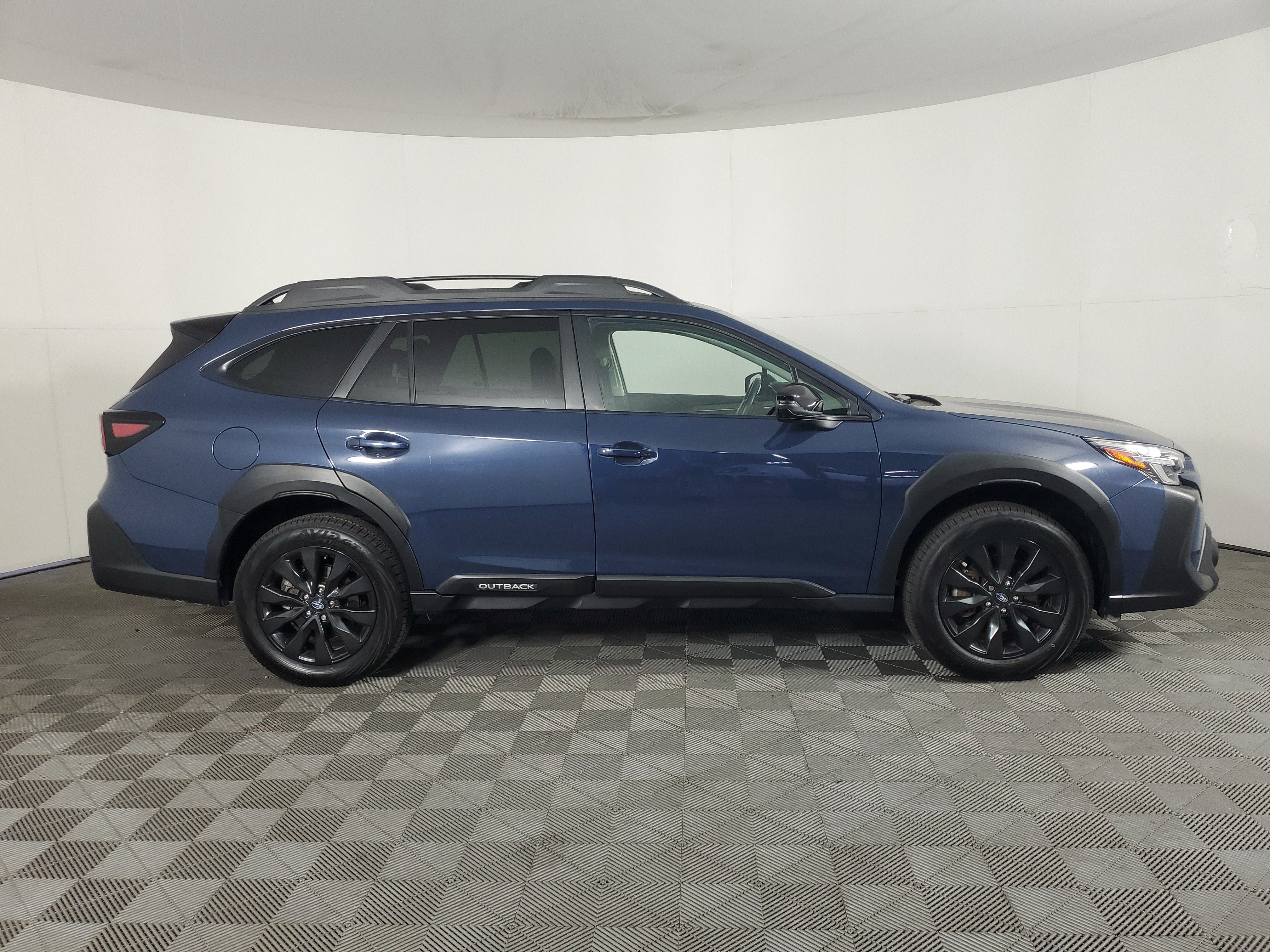 Used 2024 Subaru Outback Onyx Edition AWD/4WD image 3