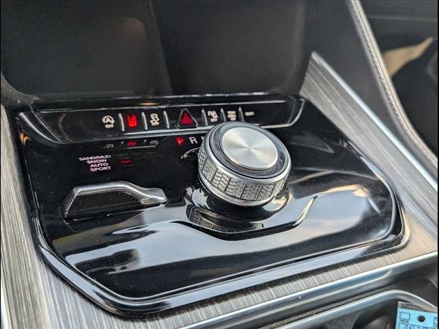 Used 2024 Jeep Wagoneer L Series II w/ Flexible Seating Group image 21