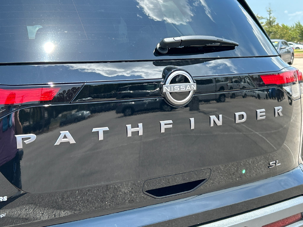 New 2026 Nissan Pathfinder SL FWD image 8