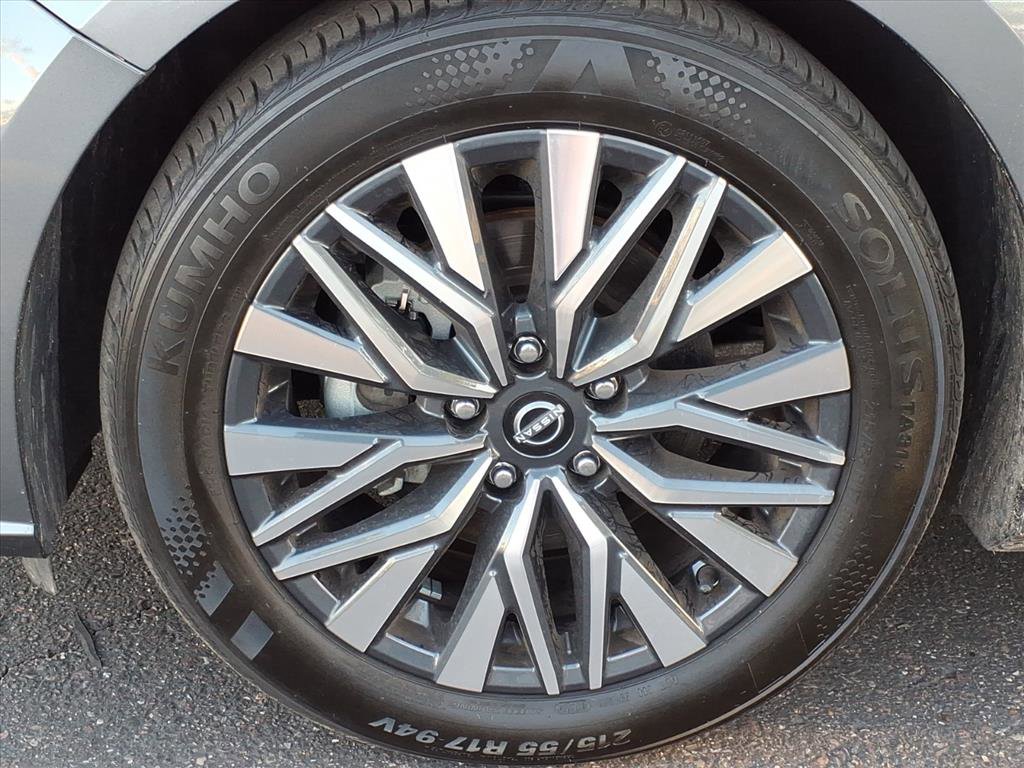 Used 2024 Nissan Altima 2.5 SV image 9