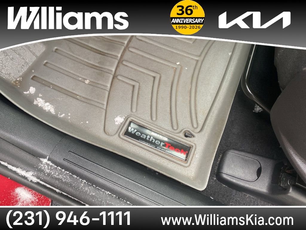 Used 2022 Kia Sorento LX image 18